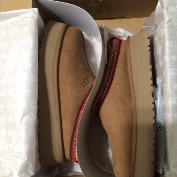 UGG Women’s Tazz Platform Tasman Slippers/Shoes- Chestnut Size 8, NWT - Picture 8 of 8